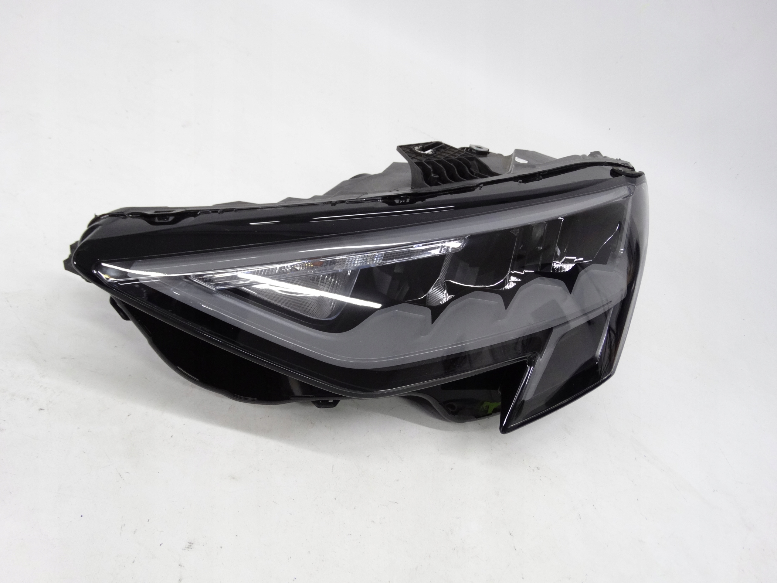 Second image of Audi A3 8Y Lift 2024+ lampa lewa Full LED 8Y0941011C oryginalna