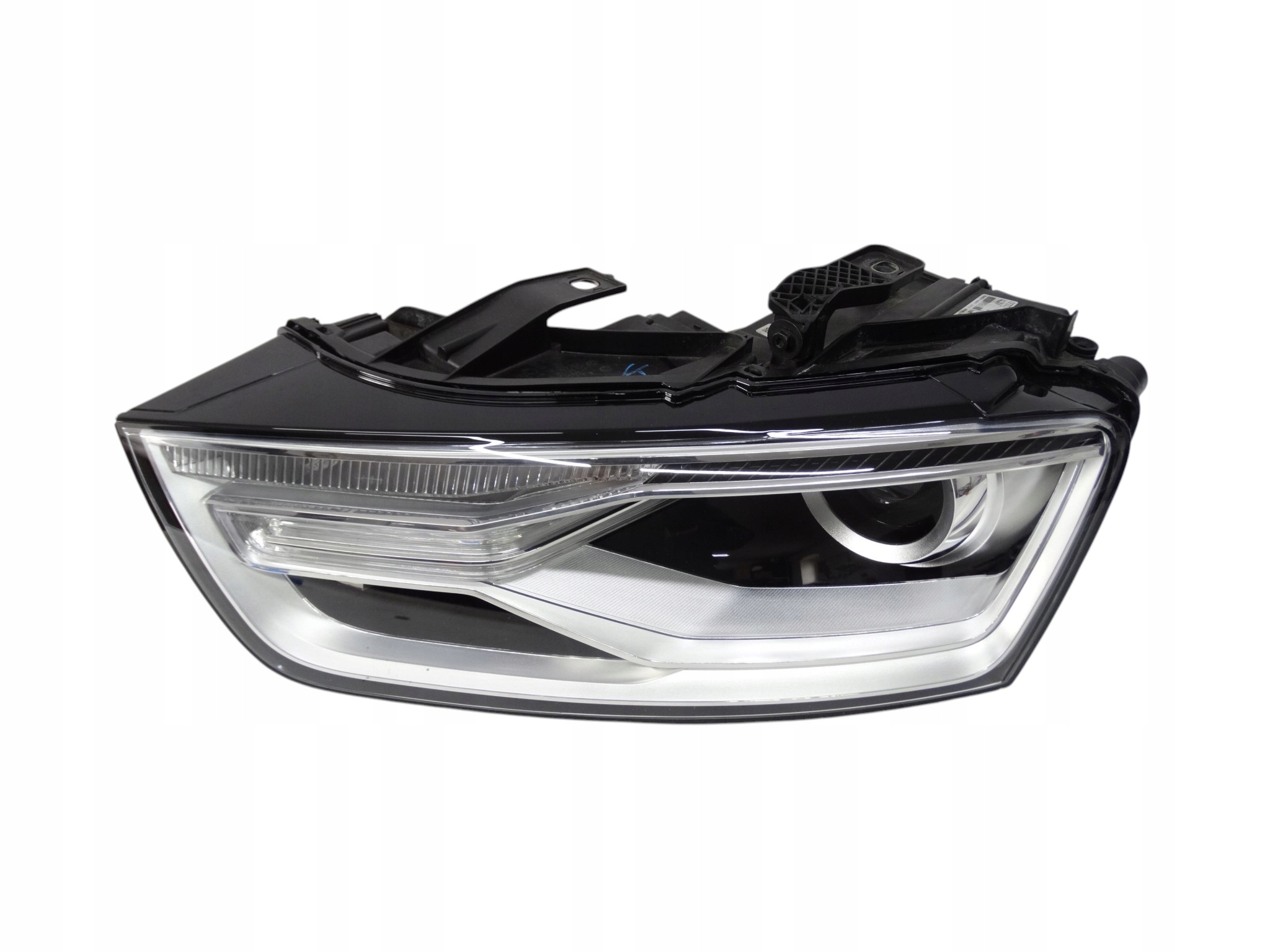 Audi Q3 8U Lift 14-18 lampa lewa Xenon nieskrętny + LED 8U0941005C oryginał