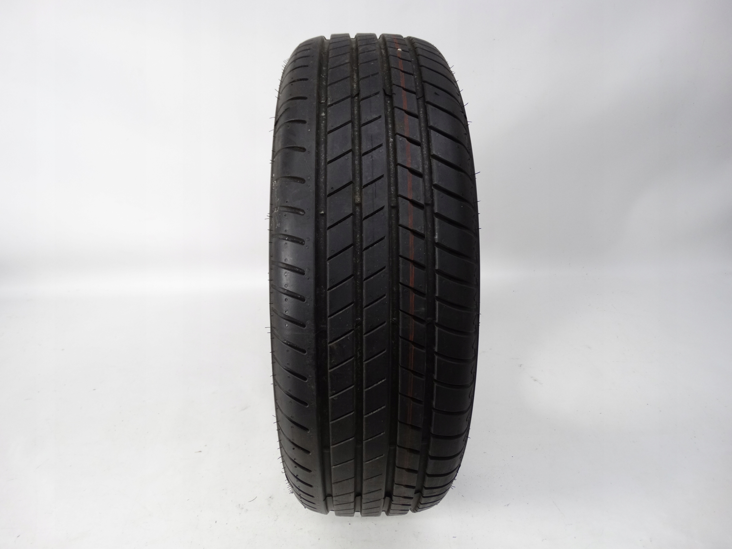 Second image of Bridgestone Alenza 001 225/60 R18 104W 7,6mm 2023