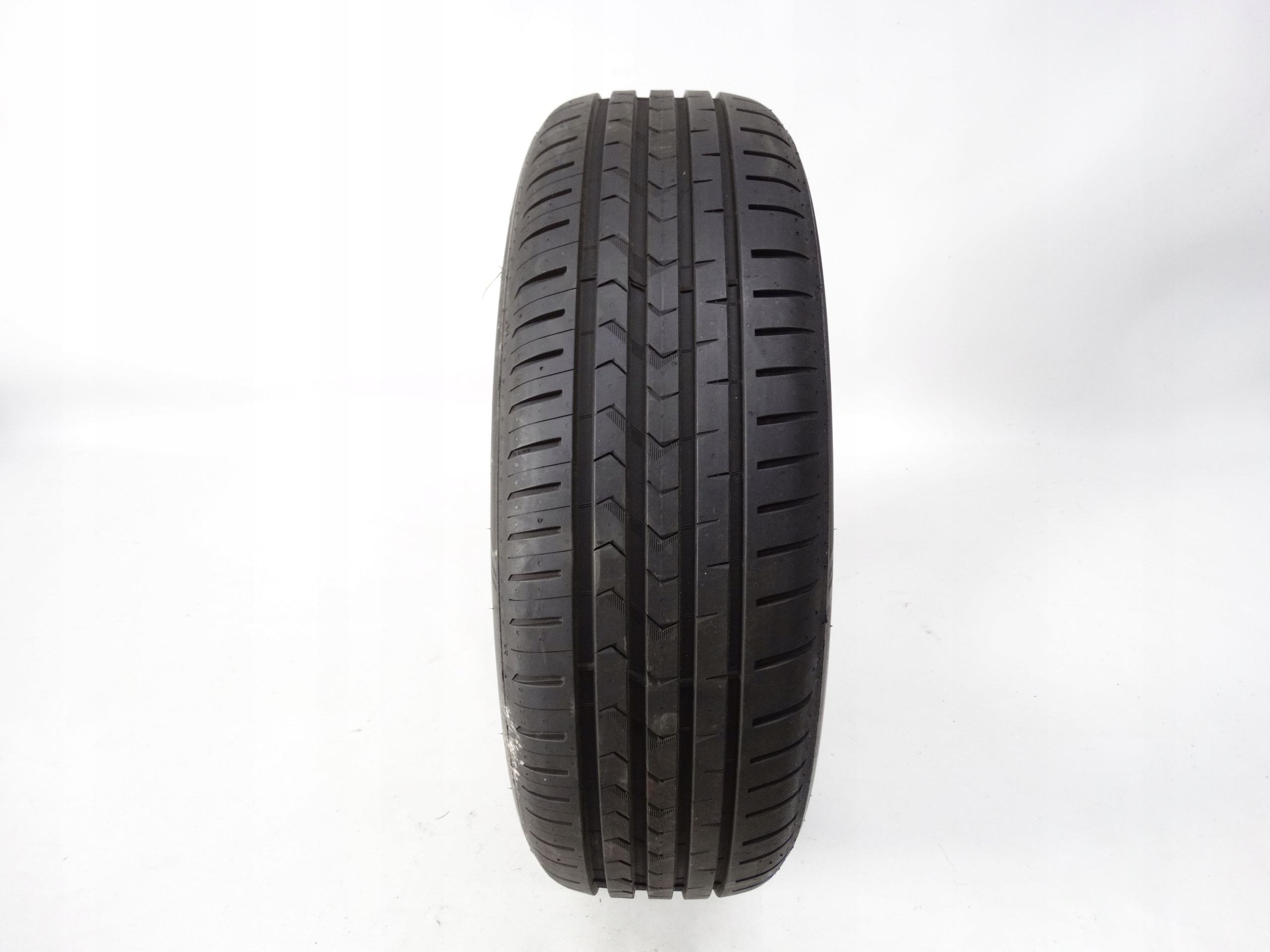 Second image of Vredestein ULTRAC 205/65 R17 100Y XL 6,4mm 2024