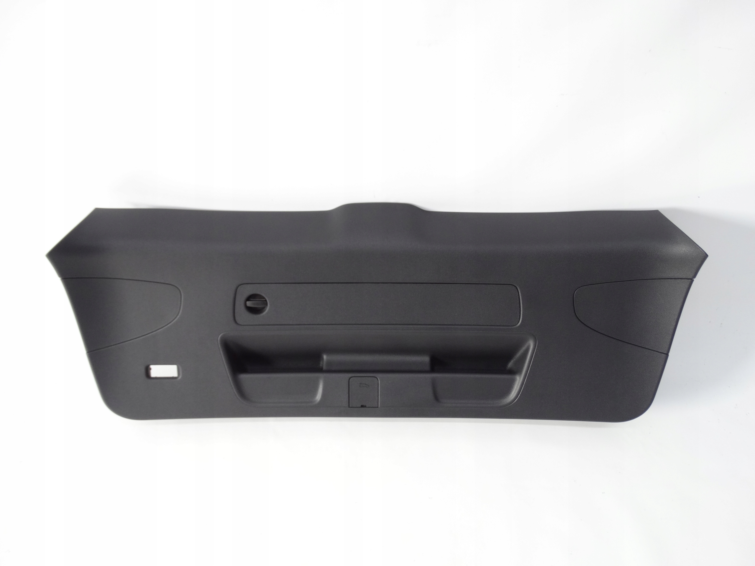 Second image of A4 B9 Kombi 8W 2015-2024 tapicerka klapy bagażnika 8W9867979 NOWA