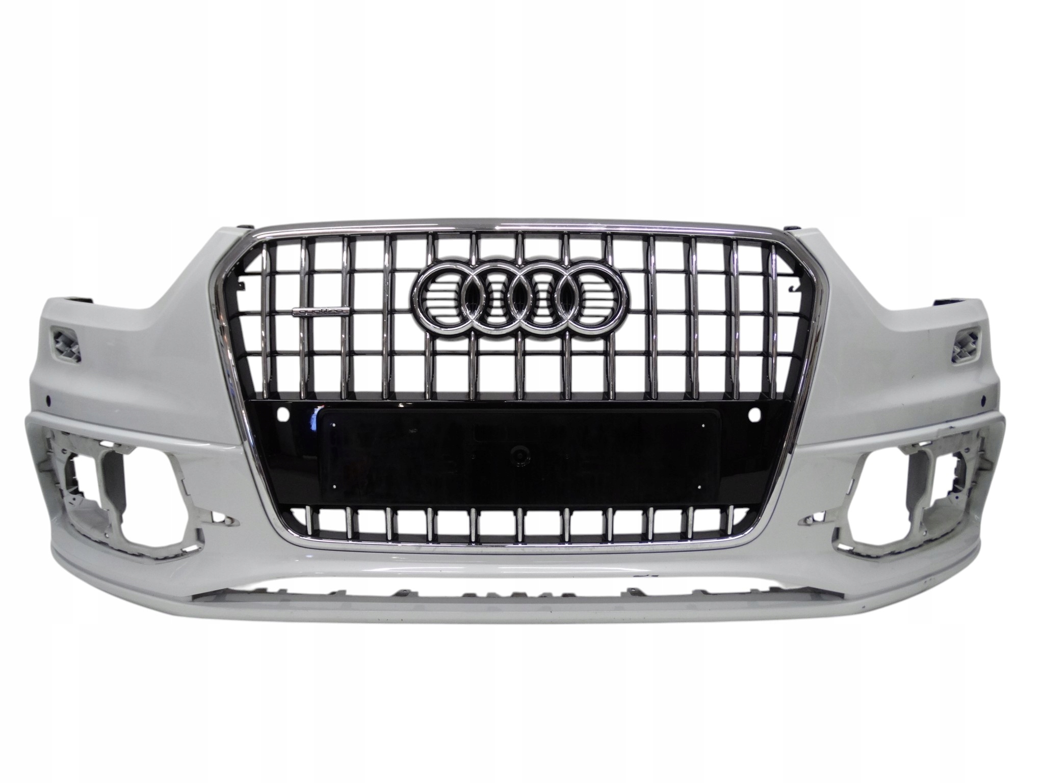 Audi Q3 S-Line 8U0 2011-2014 zderzak przedni oryginalny 8U0807437D