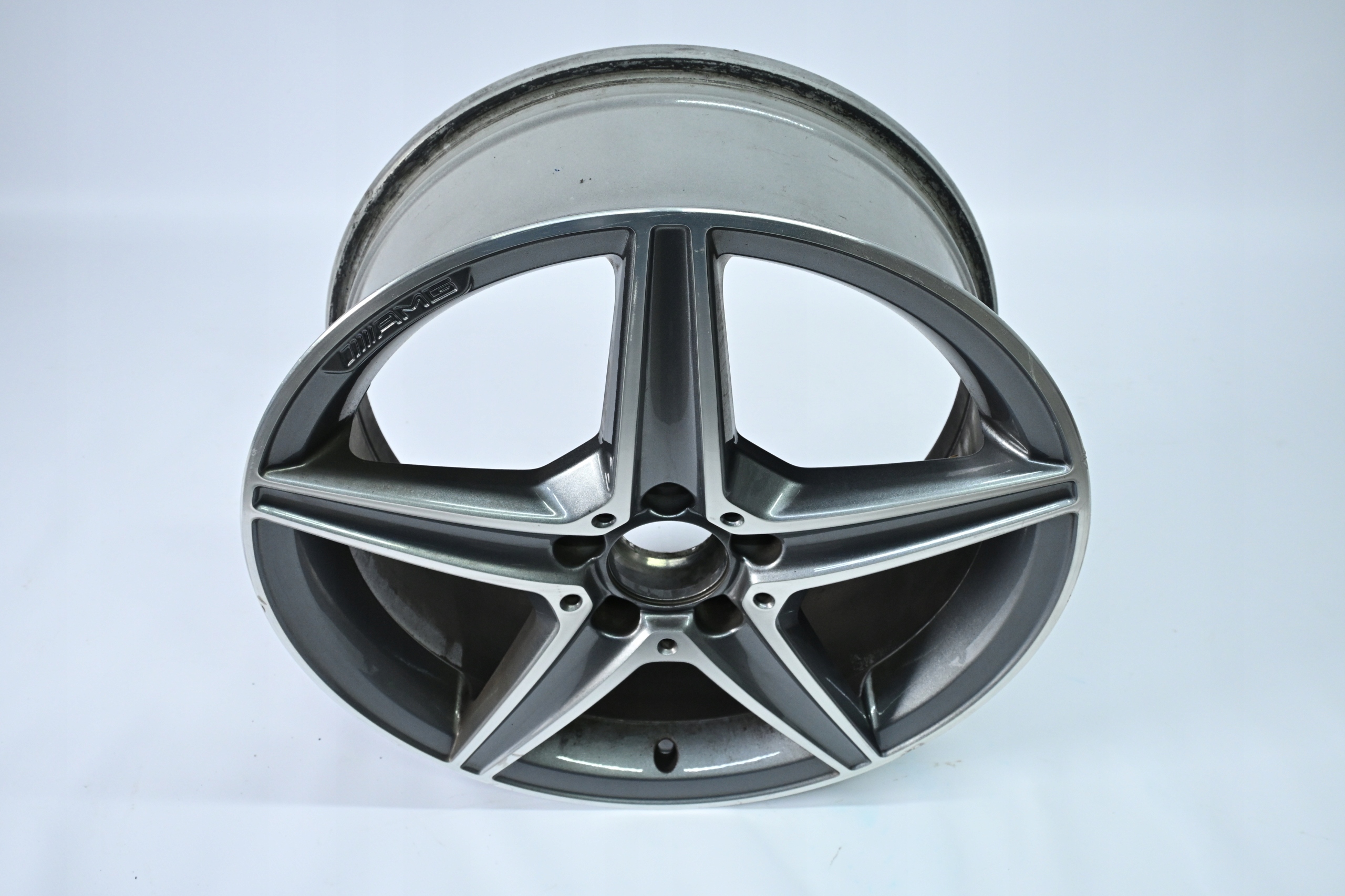 Second image of Mercedes C-klasa W205 A205 AMG felga 18 cali przednia A2054011100 oryginał