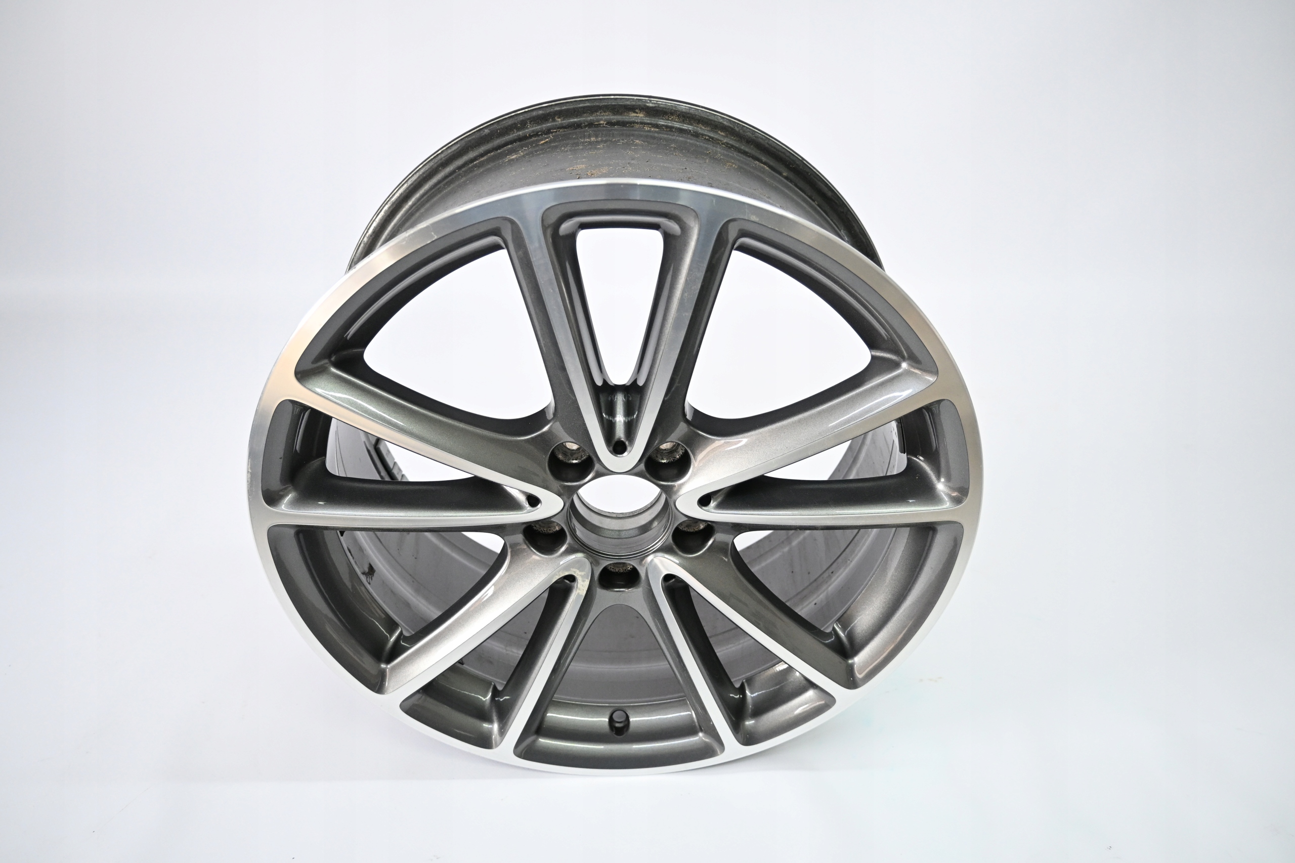 Second image of Mercedes CLS W257 felga 18 cali A2574010800 oryginalna