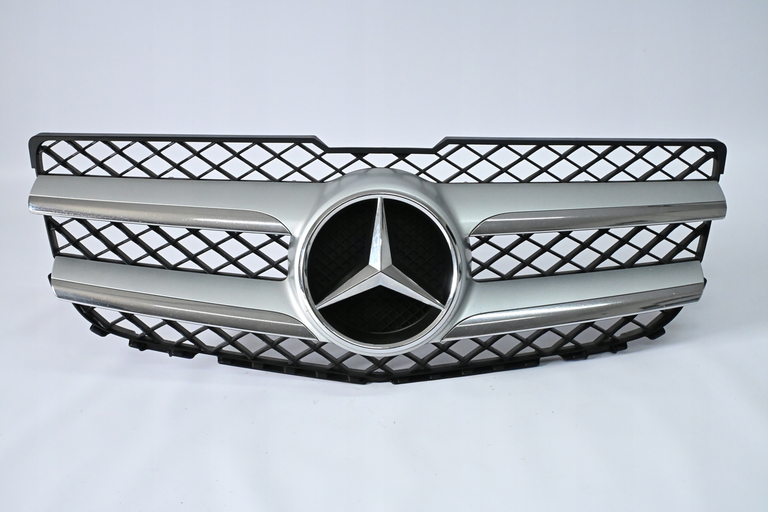 Second image of Mercedes GLK Lift X204 W204 2012-2015 grill atrapa chłodnicy A2048802783