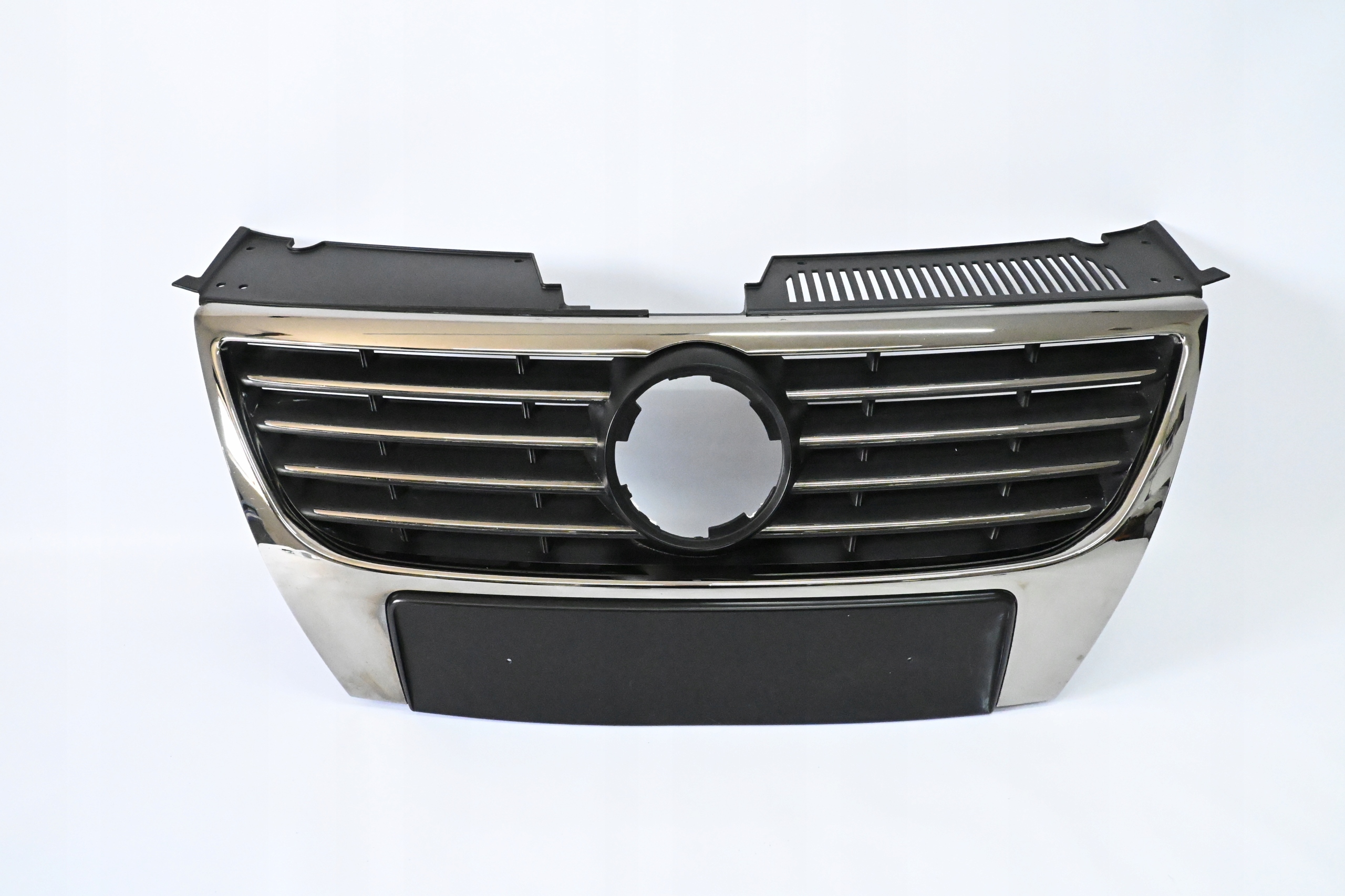 Second image of VW Passat B6 Highline 3C0 05-10 grill atrapa chłodnicy bez PDC 3C0853651D
