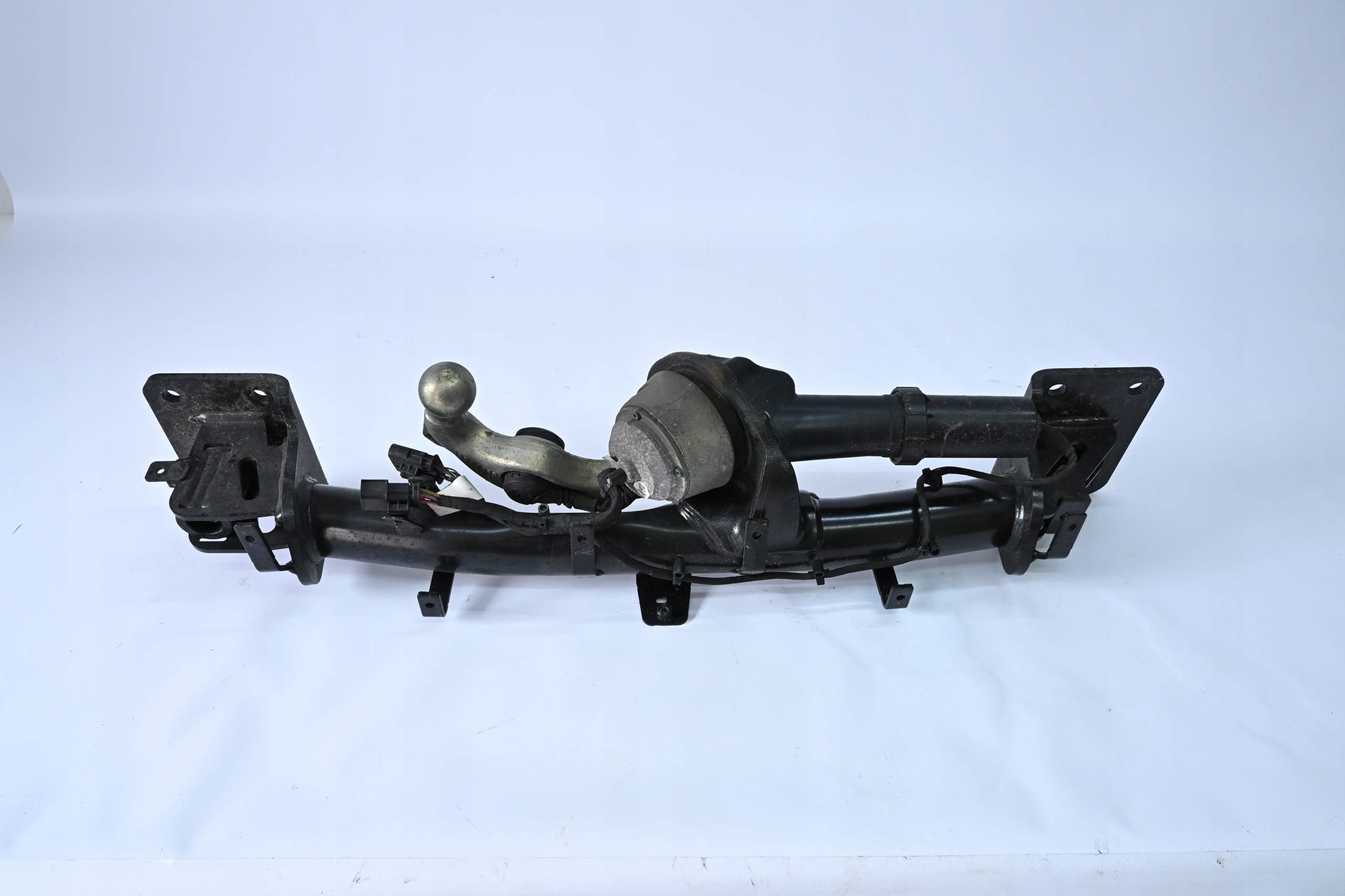 Second image of BMW iX i20 2021+ hak holowniczy elektryczny składany 8738183 oryginalny