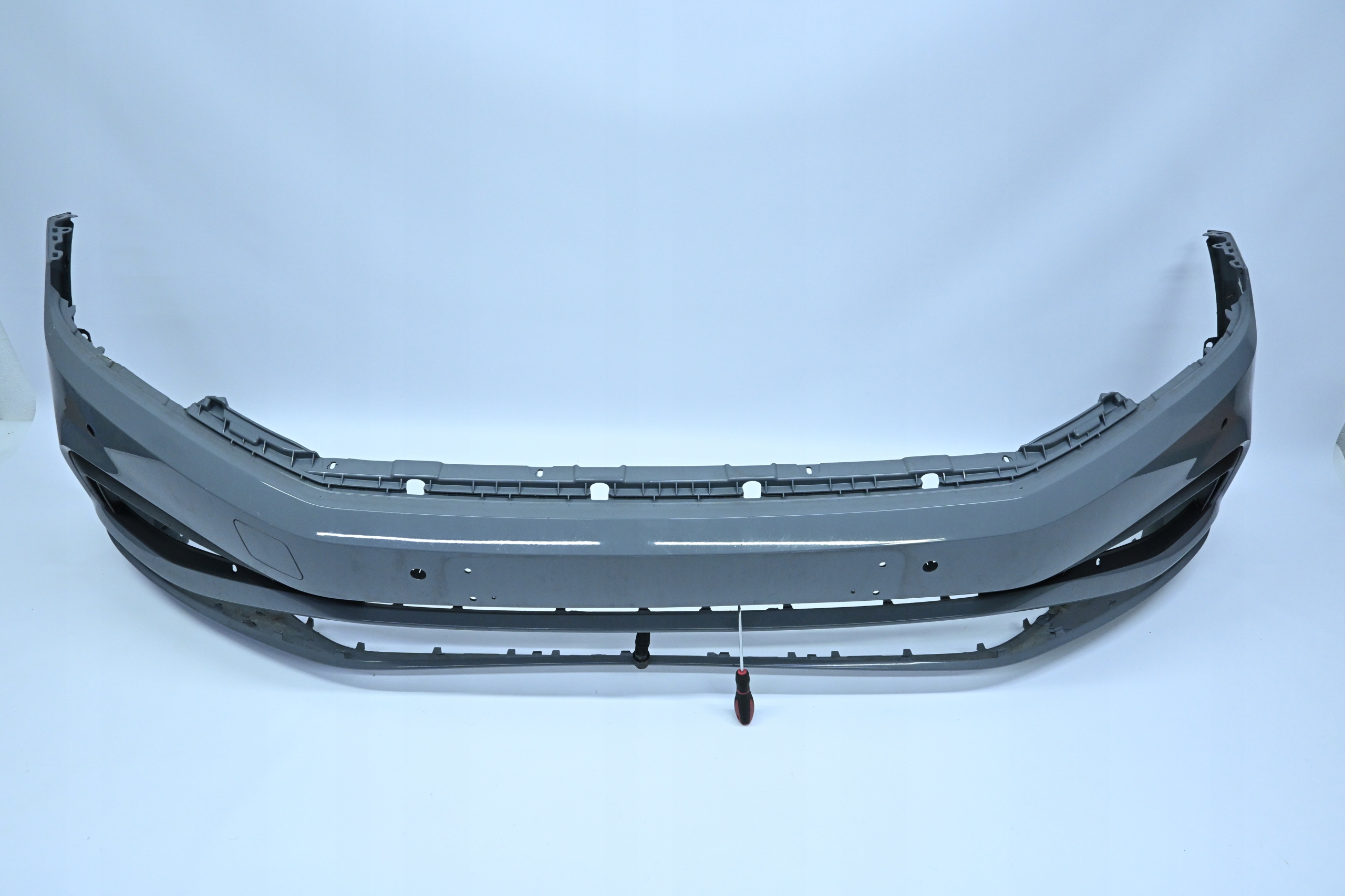 Second image of VW Passat B8 Lift 2019-2023 zderzak przedni oryginalny 3G0807221E