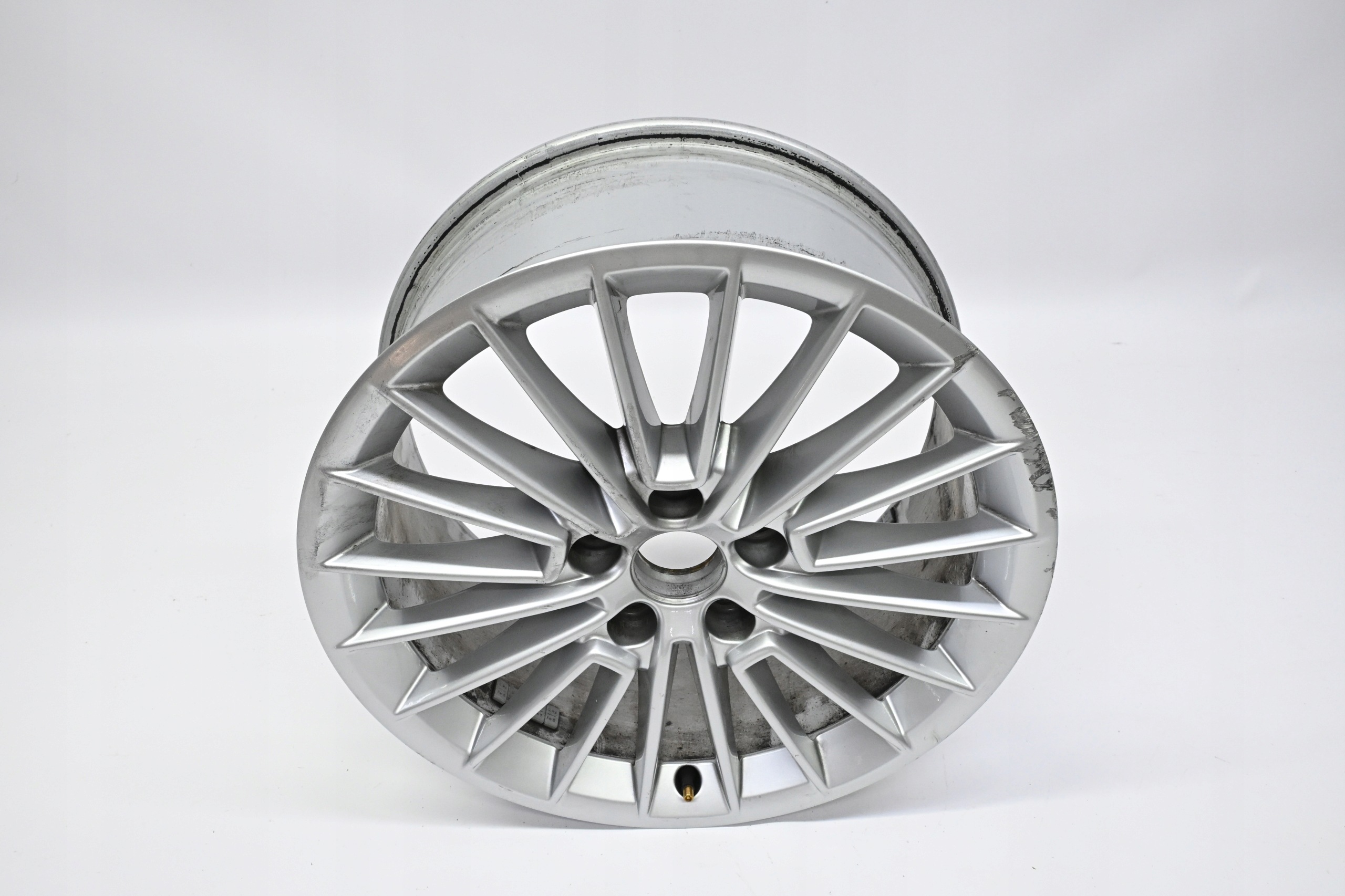 Second image of Audi A3 8Y felga 17 cali 8Y0601025B oryginalna