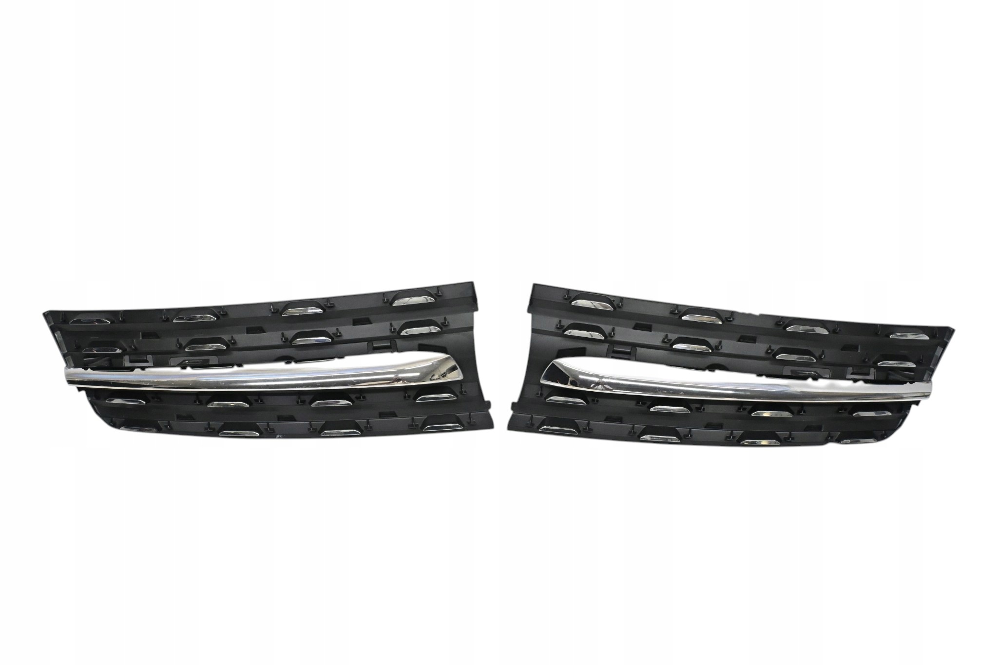 Opel Vivaro C Zafira Life 19-23 grill atrapa chłodnicy 39201538 39201536