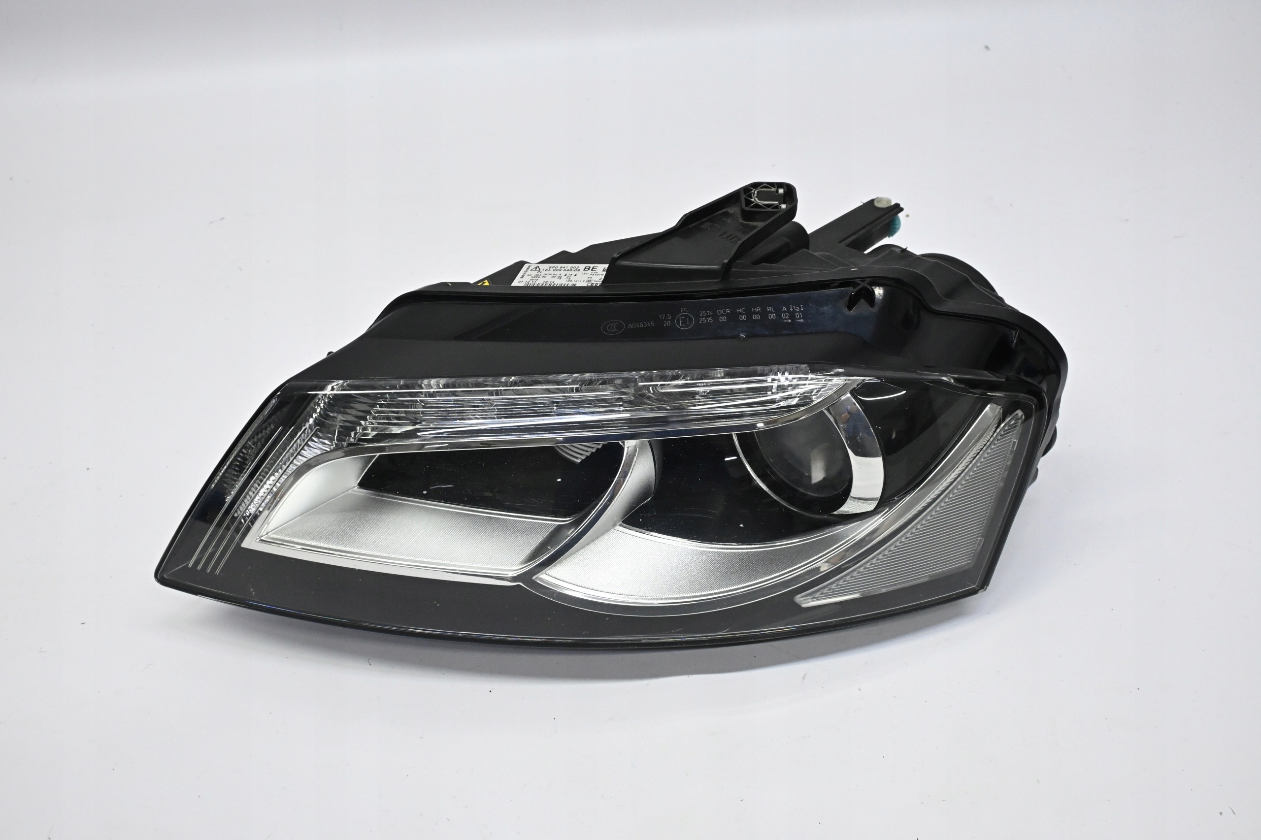Second image of Audi A3 8P Lift 2008-2012 lampa lewa Xenon nieskrętny + LED 8P0941003BE