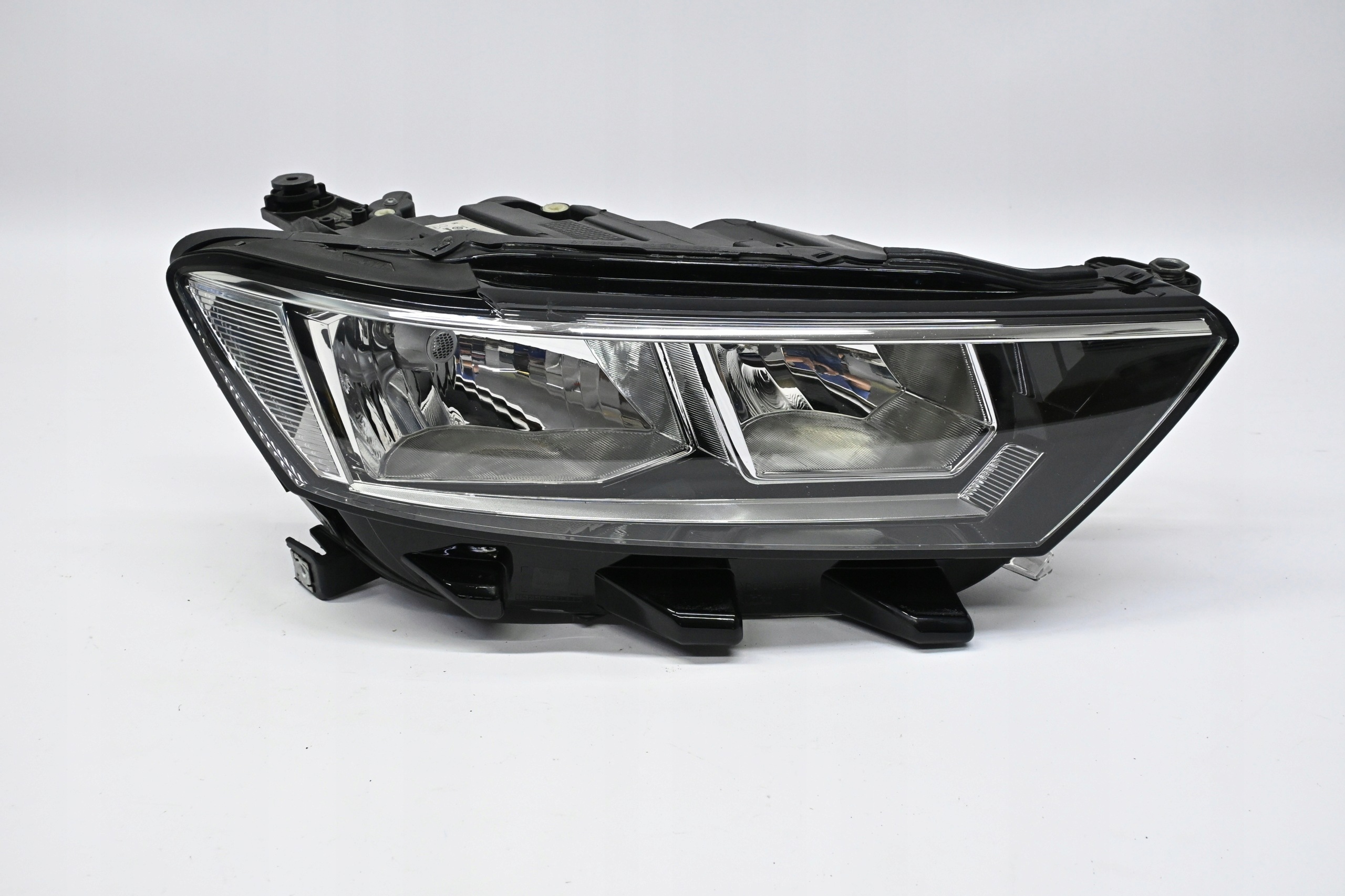 Second image of VW T-Roc 2GA 2017-2021 lampa prawa zwykła 2GA941006B oryginalna