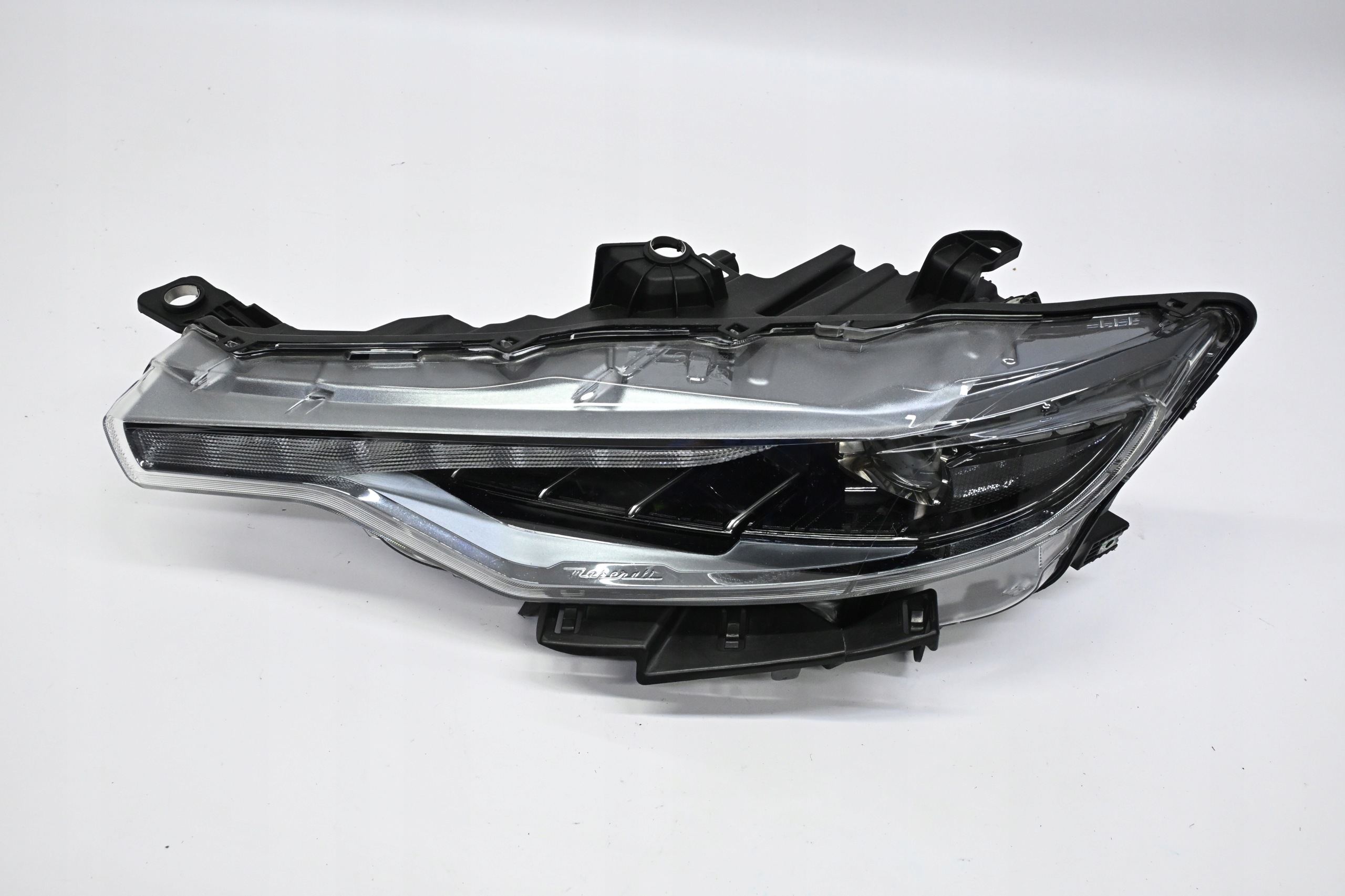 Second image of Maserati Levante Lift M161 20-24 lampa lewa Full LED 06701527220 oryginał