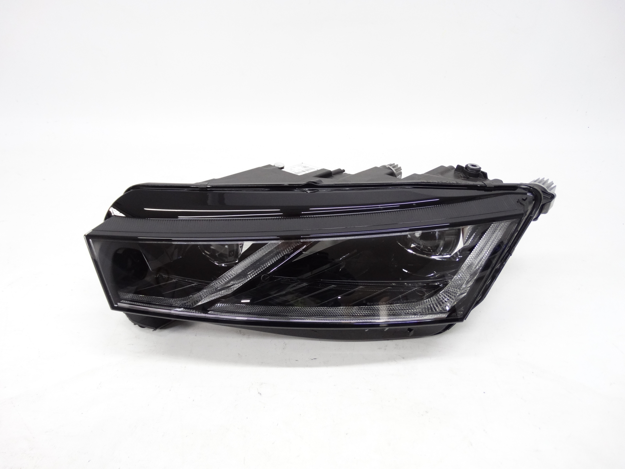 Second image of Skoda Octavia IV 2019-2023 lampa lewa Full LED 5E4941015B oryginalna