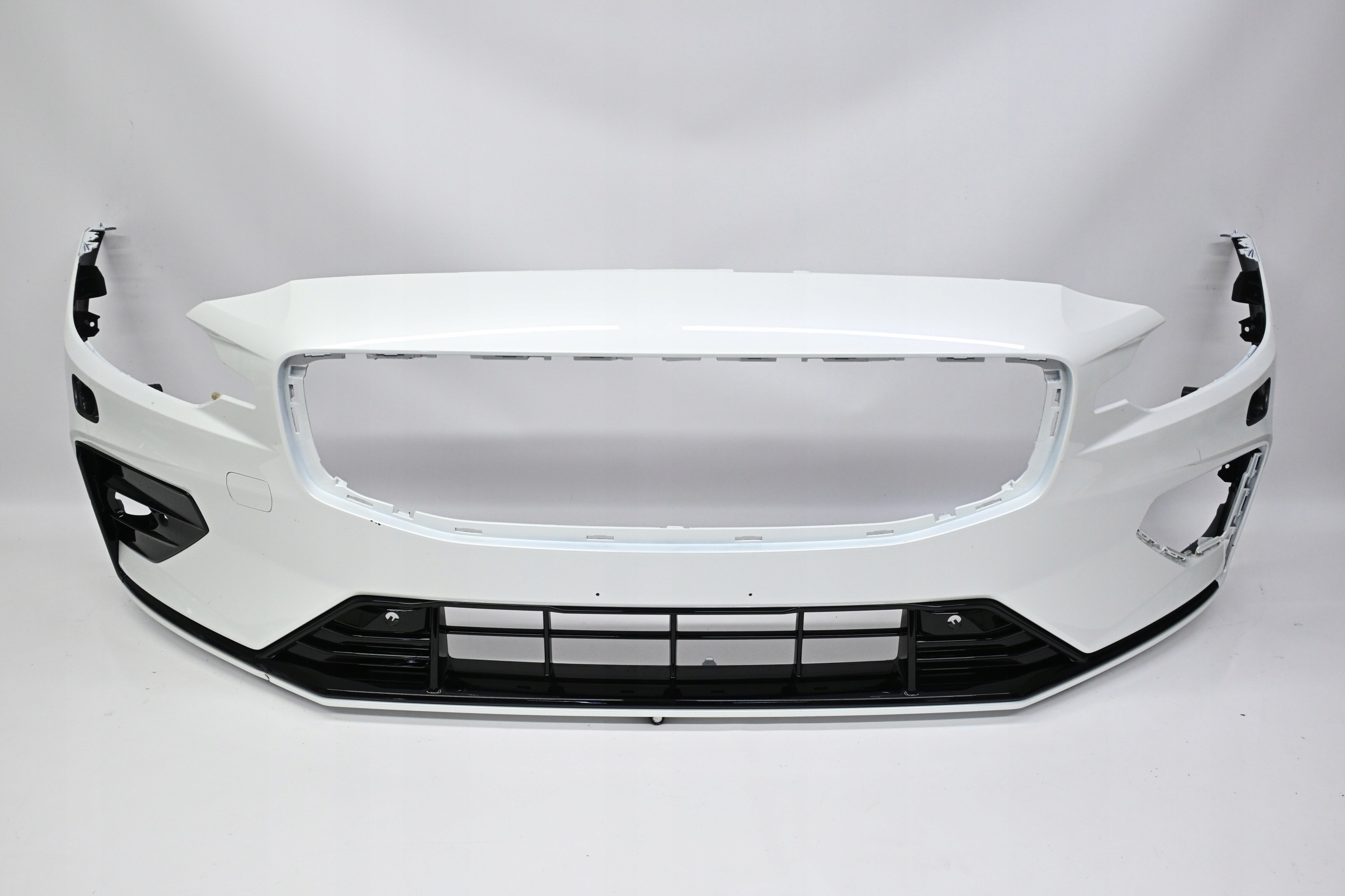 Second image of Volvo V60 II R-Design S60 III Lift DARK 2022+ zderzak przedni 31690530