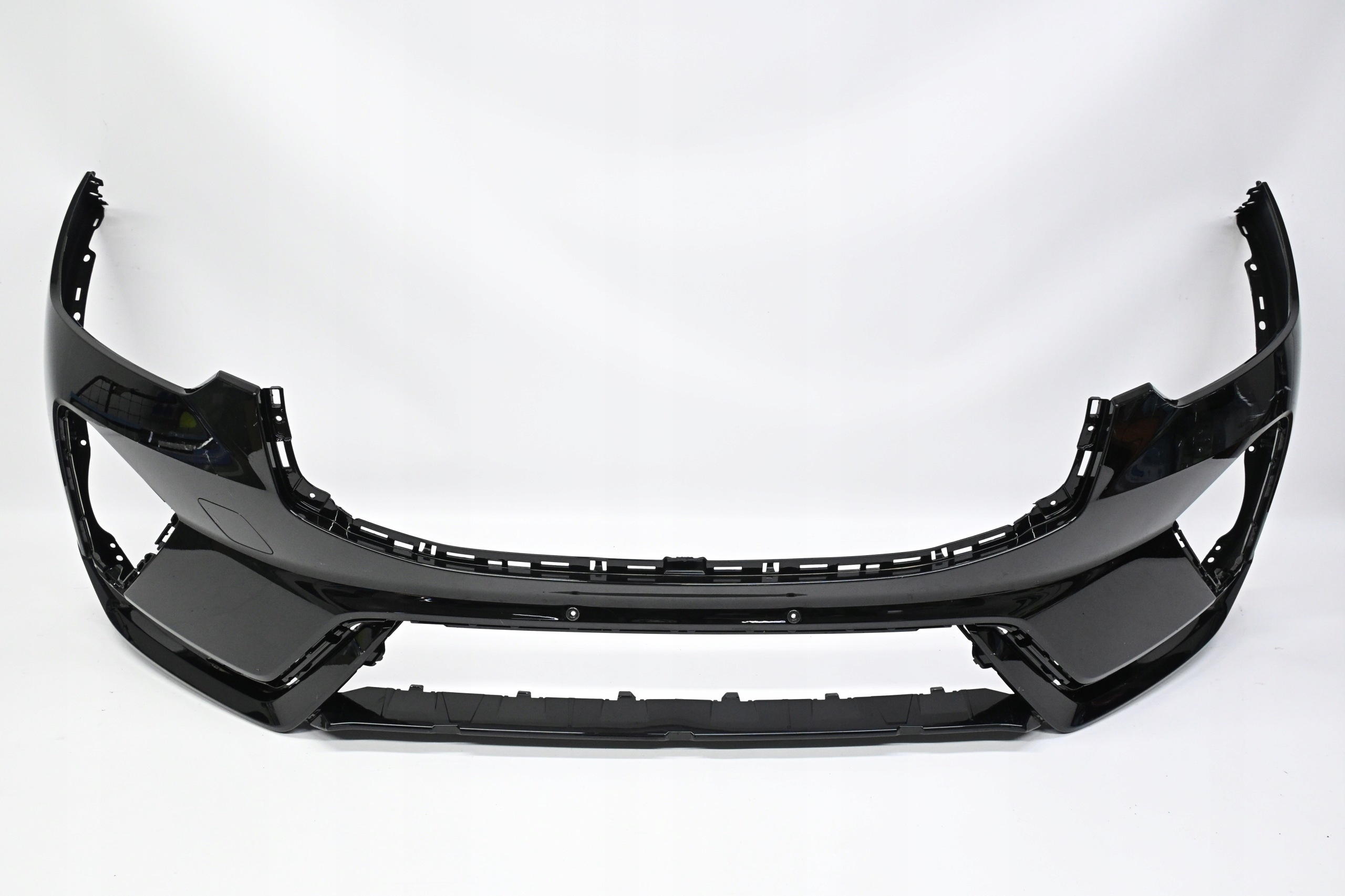 Second image of Volvo XC60 II Lift R-Design Black 2025+ zderzak przedni 32296893 oryginalny